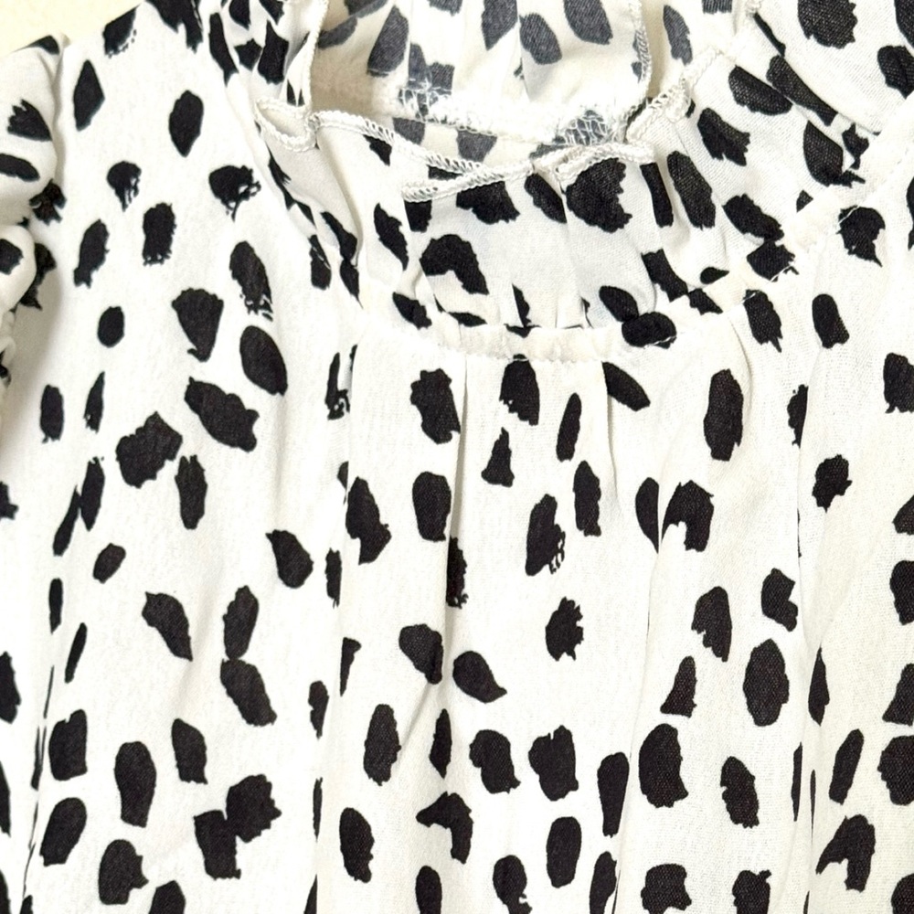 ENTRO • Ruffled Sleeve Button Closure Polka Dots Leopard Printed Pleated Shirt - Picture 7 of 7